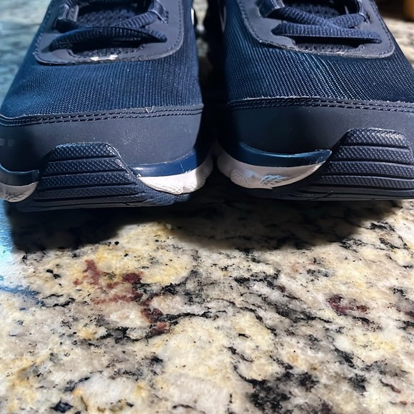 UNDER ARMOUR♦️CHARGED ASSERT RUNNING SHOE - Picture 10 of 14